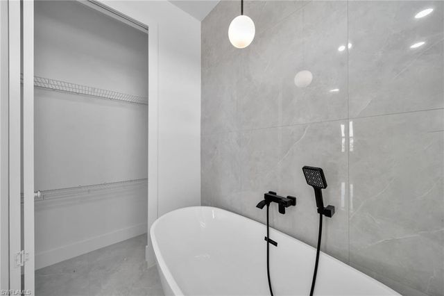 1426 NE 6th AVE, Cape Coral, FL 33909