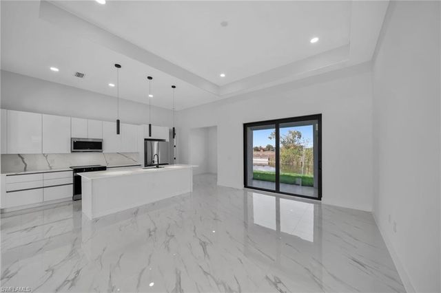 1426 NE 6th AVE, Cape Coral, FL 33909