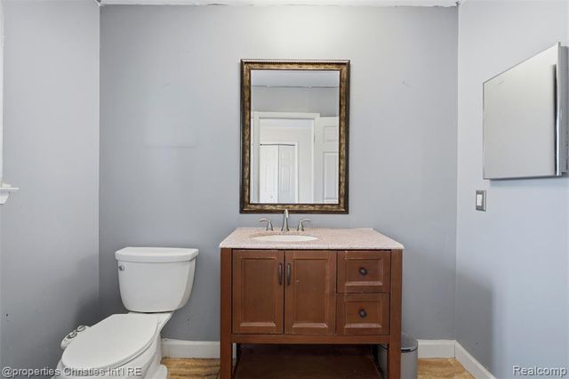 25047 Woodvale Drive, Southfield, MI 48034