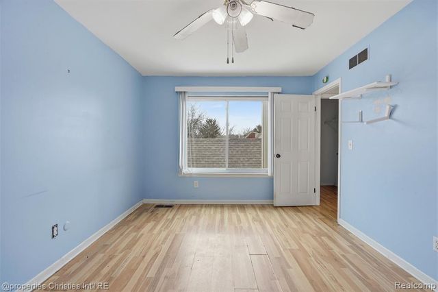 25047 Woodvale Drive, Southfield, MI 48034