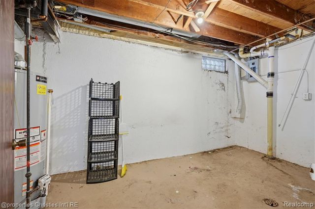 25047 Woodvale Drive, Southfield, MI 48034