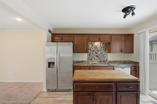 25047 Woodvale Drive, Southfield, MI 48034