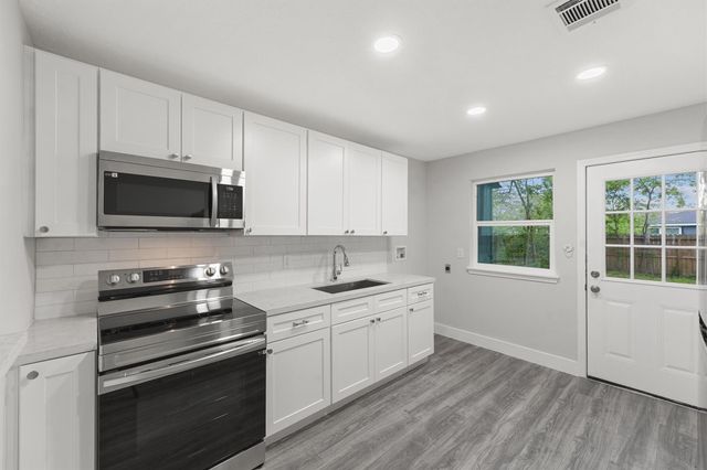 4630 Clover Street, Houston, TX 77051