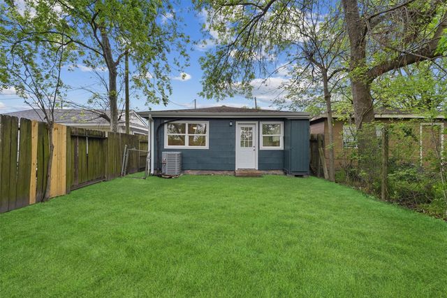 4630 Clover Street, Houston, TX 77051