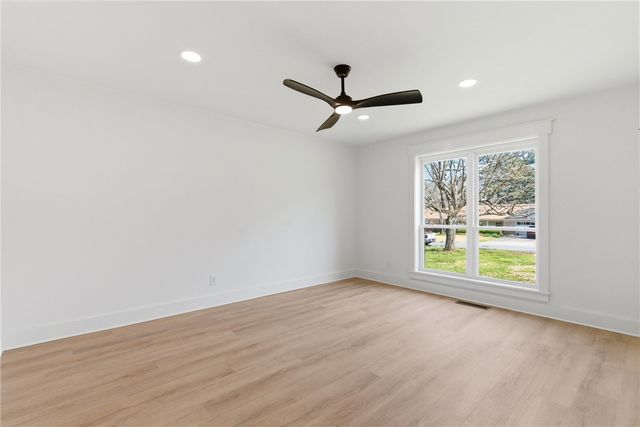 2605 Stanton Avenue, Fayetteville, AR 72703