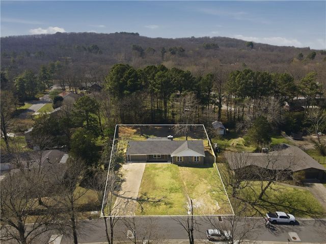 2605 Stanton Avenue, Fayetteville, AR 72703