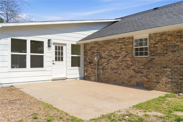 2605 Stanton Avenue, Fayetteville, AR 72703