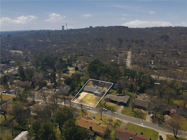 2605 Stanton Avenue, Fayetteville, AR 72703