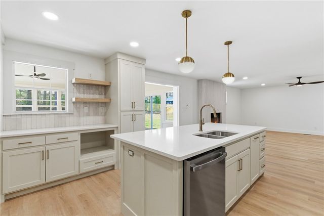 2605 Stanton Avenue, Fayetteville, AR 72703