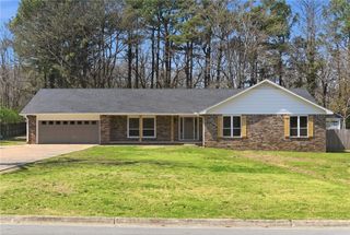2605 Stanton Avenue, Fayetteville, AR 72703