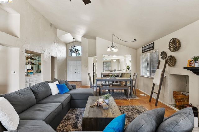 2244 Colonial Ct, Discovery Bay, CA 94505