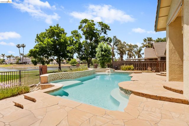 2244 Colonial Ct, Discovery Bay, CA 94505