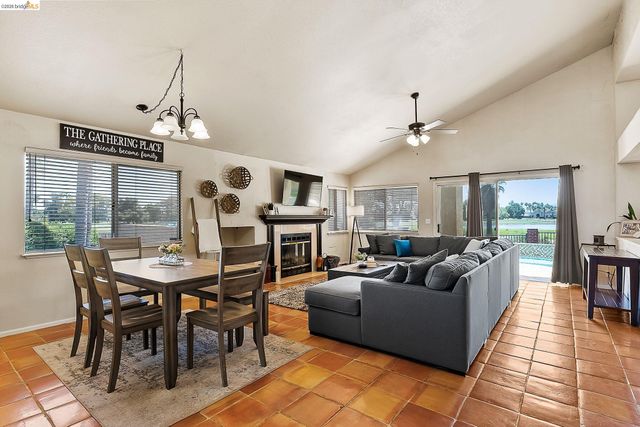 2244 Colonial Ct, Discovery Bay, CA 94505