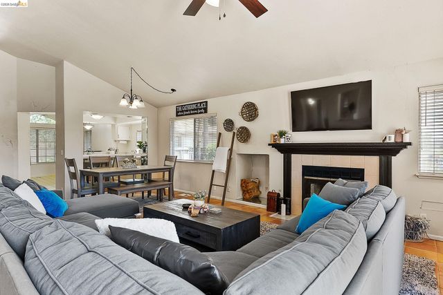 2244 Colonial Ct, Discovery Bay, CA 94505