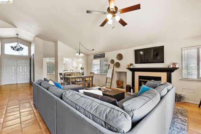 2244 Colonial Ct, Discovery Bay, CA 94505