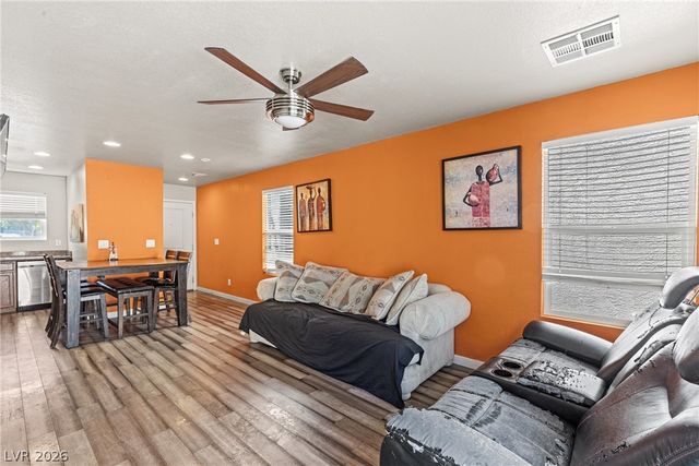 3620 Via Del Robles Avenue, Las Vegas, NV 89115