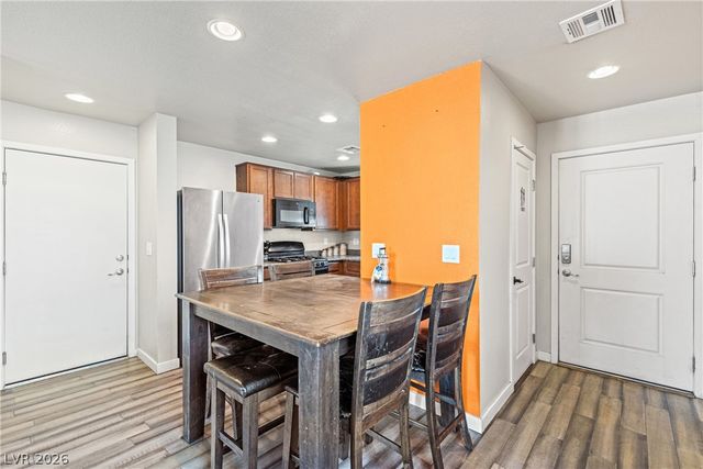 3620 Via Del Robles Avenue, Las Vegas, NV 89115