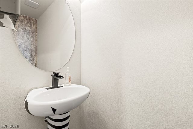 3620 Via Del Robles Avenue, Las Vegas, NV 89115