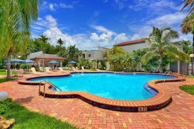 4732 SW 67th Ave K7, Miami, FL 33155