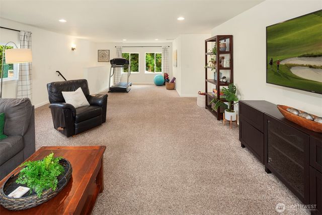 17371 NE 160th Street, Woodinville, WA 98072