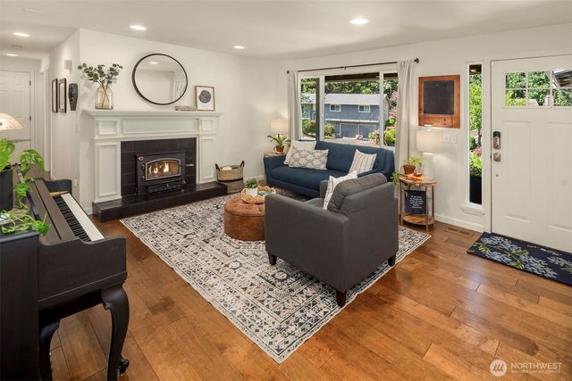 17371 NE 160th Street, Woodinville, WA 98072