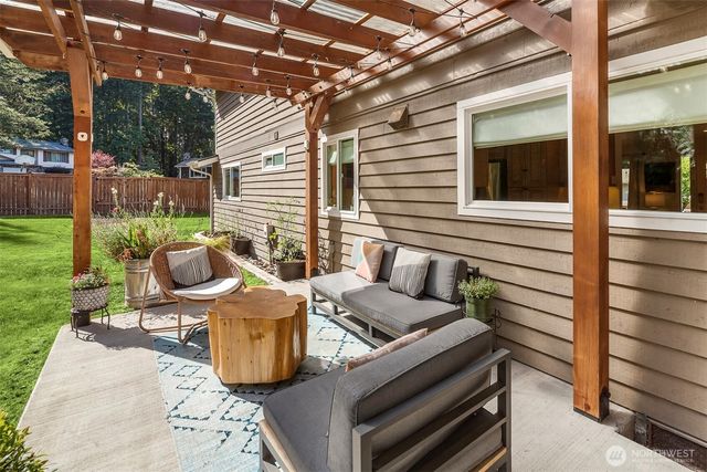 17371 NE 160th Street, Woodinville, WA 98072