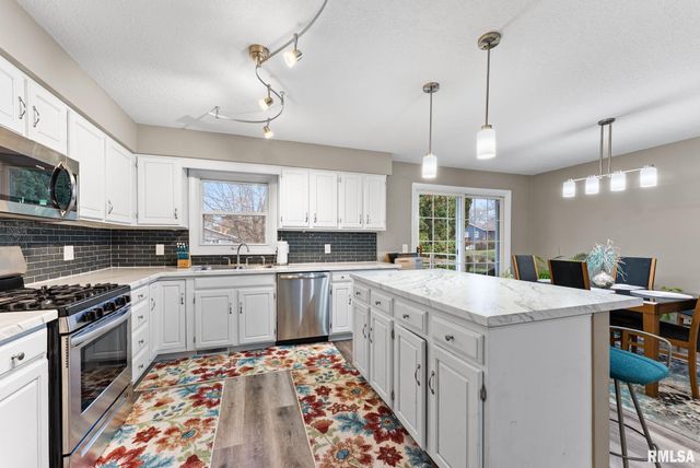 3870 LEXINGTON Court, Bettendorf, IA 52722