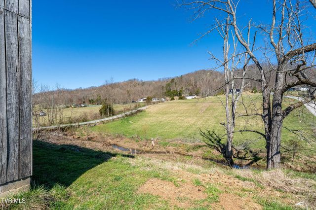 3233 Stanley Valley Road, Surgoinsville, TN 37873