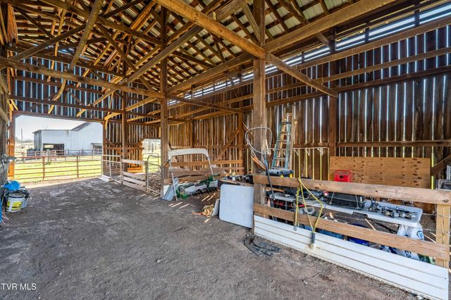 3233 Stanley Valley Road, Surgoinsville, TN 37873