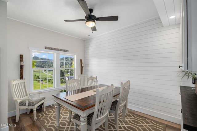 3233 Stanley Valley Road, Surgoinsville, TN 37873