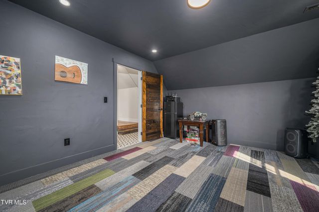 3233 Stanley Valley Road, Surgoinsville, TN 37873