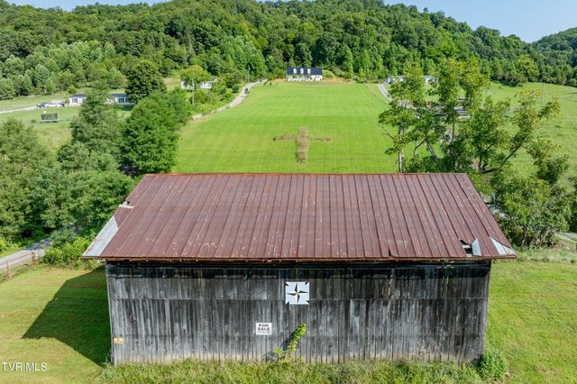 3233 Stanley Valley Road, Surgoinsville, TN 37873