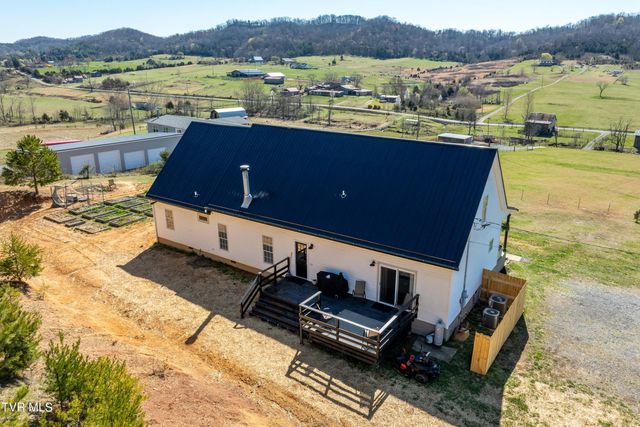 3233 Stanley Valley Road, Surgoinsville, TN 37873