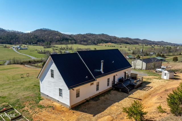 3233 Stanley Valley Road, Surgoinsville, TN 37873