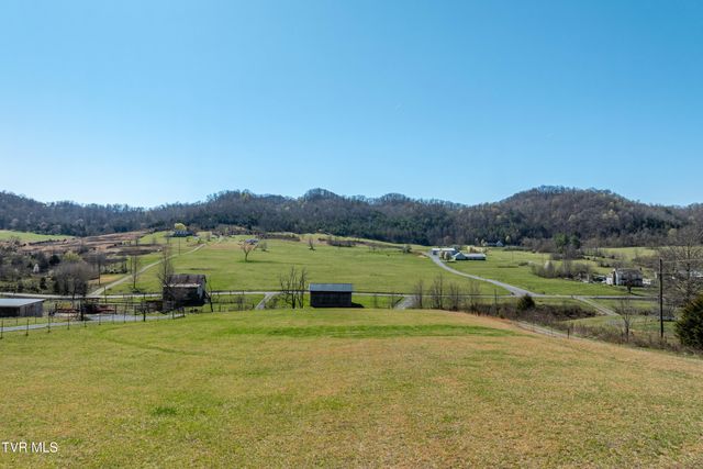 3233 Stanley Valley Road, Surgoinsville, TN 37873