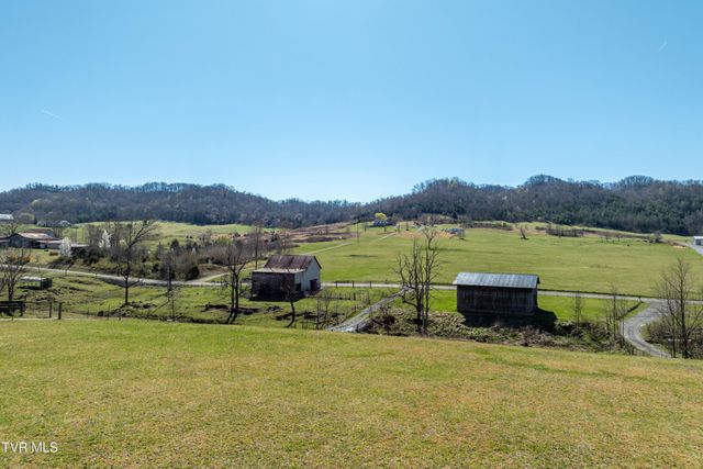 3233 Stanley Valley Road, Surgoinsville, TN 37873