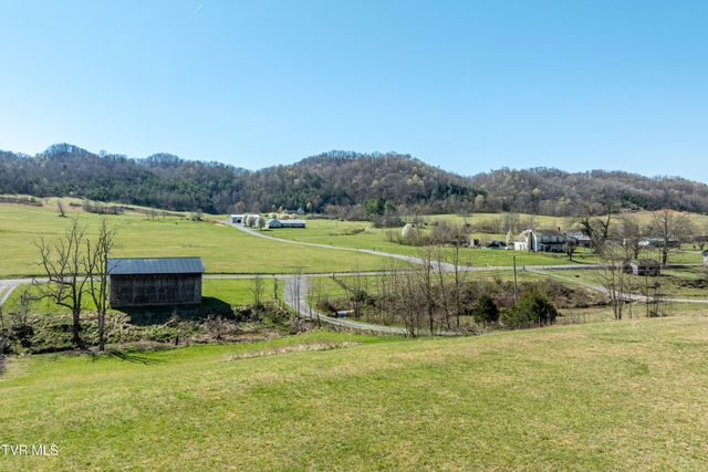 3233 Stanley Valley Road, Surgoinsville, TN 37873
