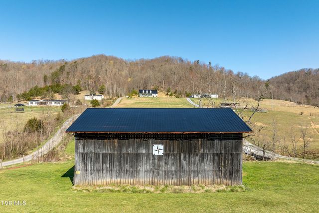 3233 Stanley Valley Road, Surgoinsville, TN 37873