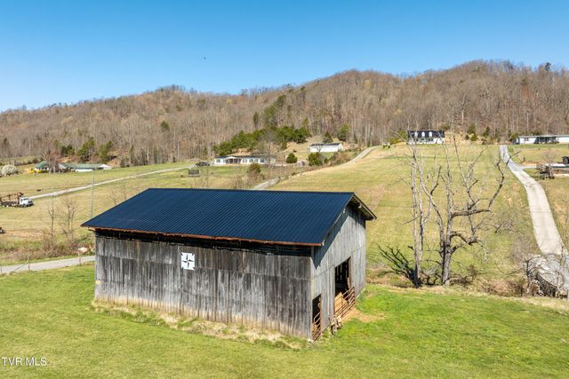 3233 Stanley Valley Road, Surgoinsville, TN 37873