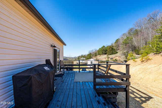 3233 Stanley Valley Road, Surgoinsville, TN 37873