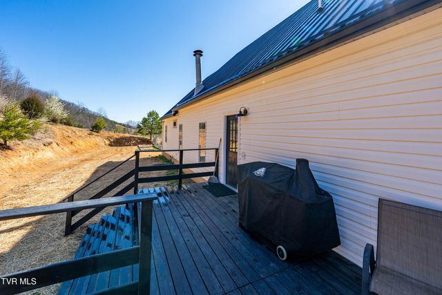 3233 Stanley Valley Road, Surgoinsville, TN 37873