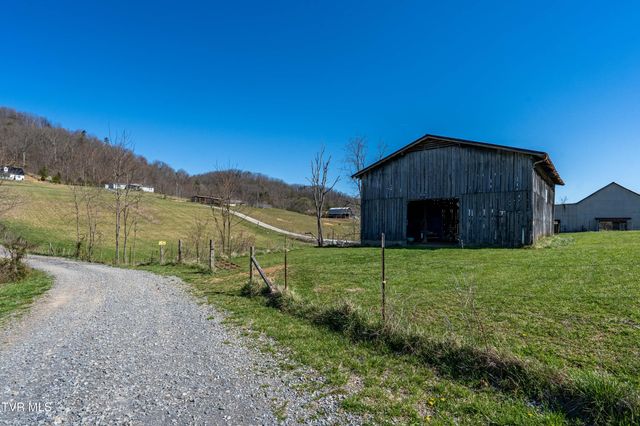 3233 Stanley Valley Road, Surgoinsville, TN 37873