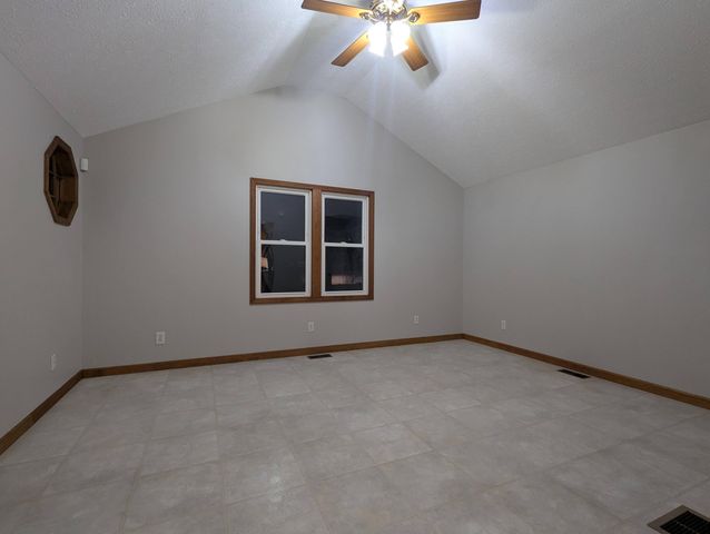 1554 S Belmont Avenue 1554 S Belmont Avenue, Springfield, OH 45505