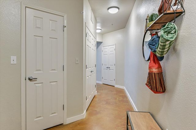 910 W 25th ST 206, Austin, TX 78705