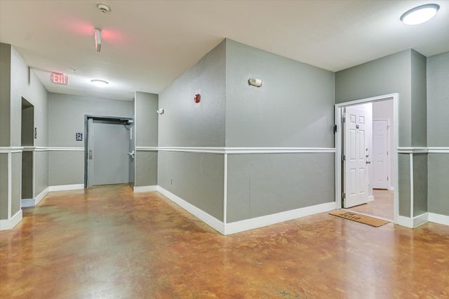 910 W 25th ST 206, Austin, TX 78705