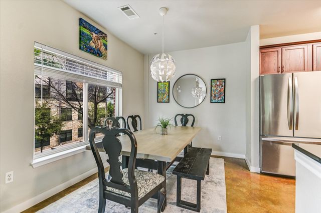 910 W 25th ST 206, Austin, TX 78705