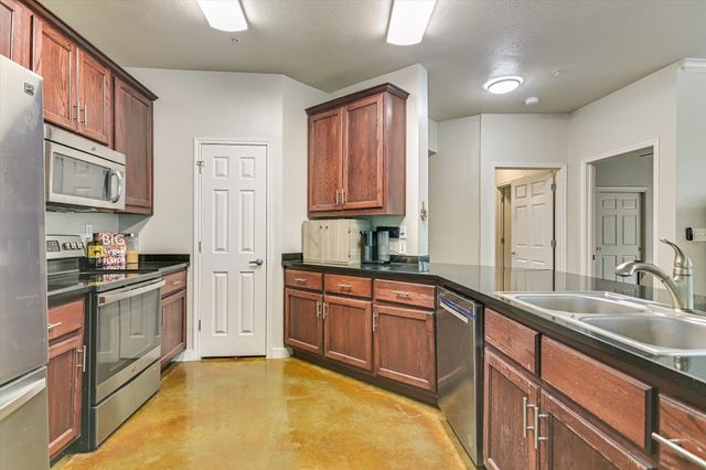 910 W 25th ST 206, Austin, TX 78705