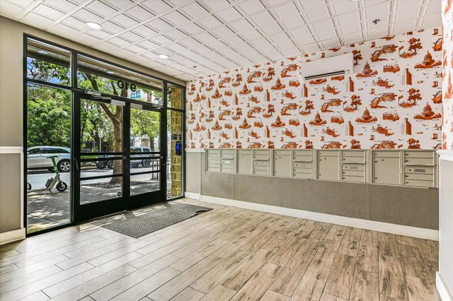 910 W 25th ST 206, Austin, TX 78705