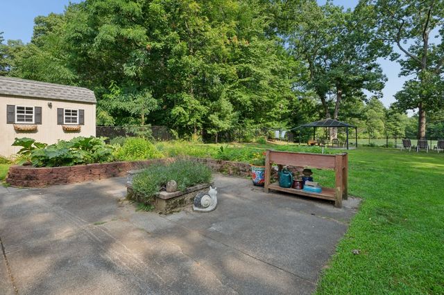 11 Greybert Ln, Worcester, MA 01602
