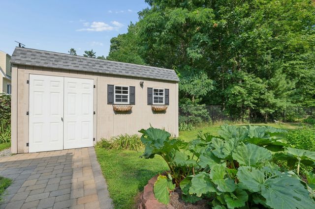11 Greybert Ln, Worcester, MA 01602